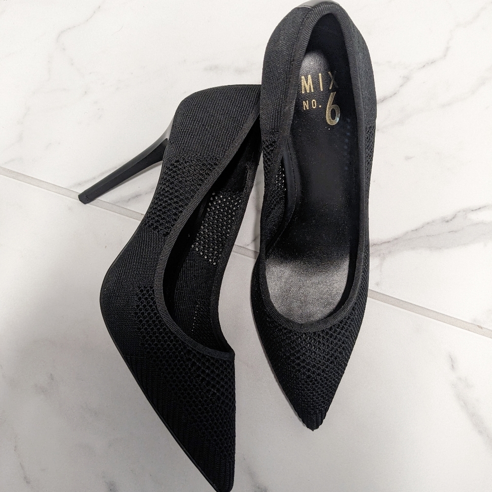 Mesh Knit Black Pumps